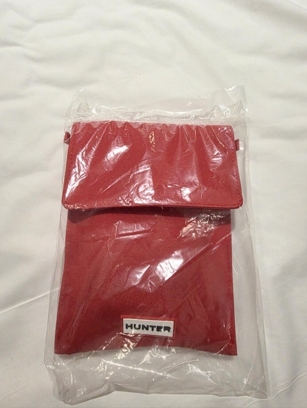 Amenity travel over night kit, Eva Air x Hunter, Red